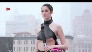 'FLYING SOLO SHOW #1 Fall 2022 New York - Fashion Channel'