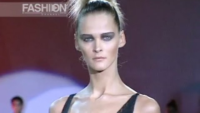 'VALENTINO Fall Winter 2001 2002 Paris - Fashion Channel'