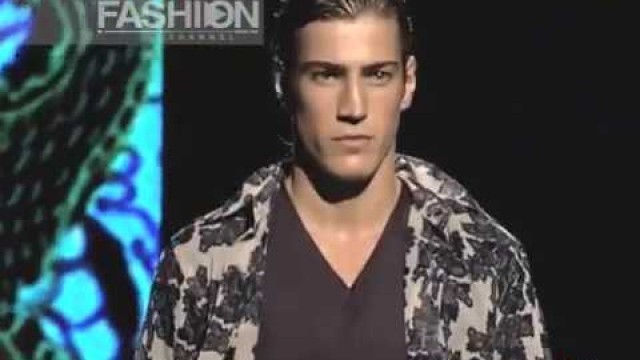 'Fashion Show \"Valentino\" Pret a Porter Men Spring Summer 2003 1 of 3'