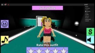 'Playing some Fashion frenzy on ROBLOX!'