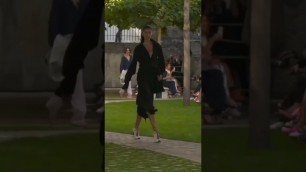 'Rossanalatallada in Rolandmouret Spring/Summer 2020 FashionShow catwalk'
