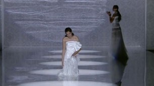 'Model in wedding dress FALLS during Carlo Pignatelli 2020 bridal fashion show'