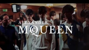 'Alexander McQueen | Men\'s Spring/Summer 2015 | Backstage Film'