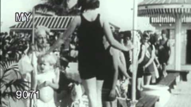 '1920s Swimwear Fashion'