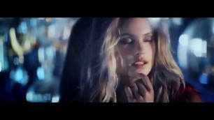 'Victoria\'s Secret Holiday Commercial 2014: Taylor Swift - I know Places'