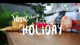 'Holiday Fashion Tips: Must-Have Accessories'
