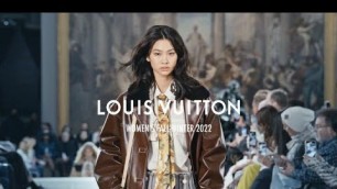'Women’s Fall-Winter 2022 Fashion Show | LOUIS VUITTON'