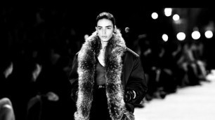'Saint Laurent Fall Winter 2022 Women\'s Ready-to-Wear Paris Fashion Show'