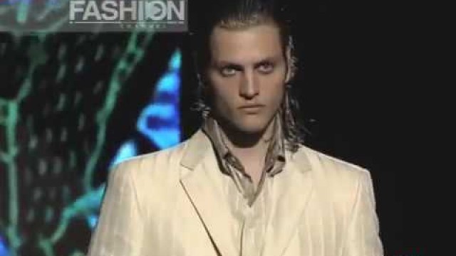 'Fashion Show \"Valentino\" Pret a Porter Men Spring Summer 2003 3 of 3'