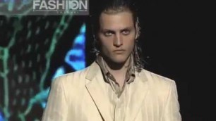 'Fashion Show \"Valentino\" Pret a Porter Men Spring Summer 2003 3 of 3'