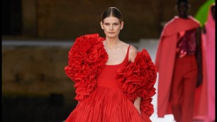 'Valentino | Haute Couture | Fall Winter 2021/2022 | Fashion Show'