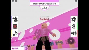'Playing Roblox fashion famous'