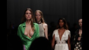 'Fausto Puglisi shows its SS16 collection at Milan Fashion Week'