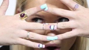 '2015 Alli Simpson Match Your Nails to Your Outfit'
