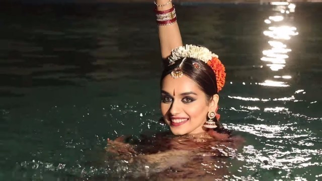 'Manushi Chhillar\'s Official Shoot for Miss World 2017 Behind The Scenes'