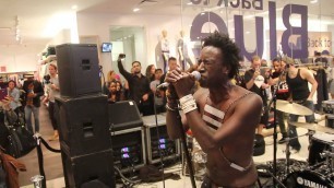 '\"Patience\" -Saul Williams live in-store performance @Gap New York Fashion Week'