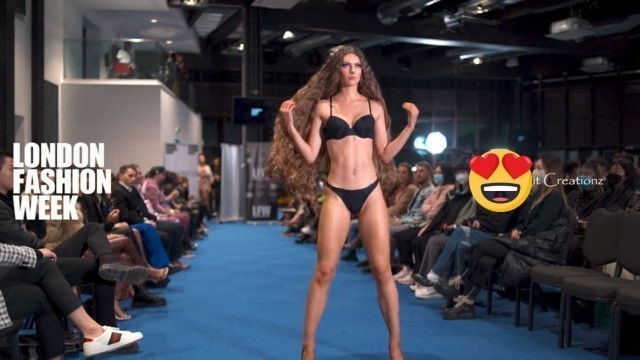 'London Fashion Week by Fashion show live Designer Megans Choix Model 19'