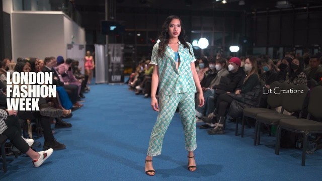 'London Fashion Week by Fashion show live Designer Megans Choix Model 3'
