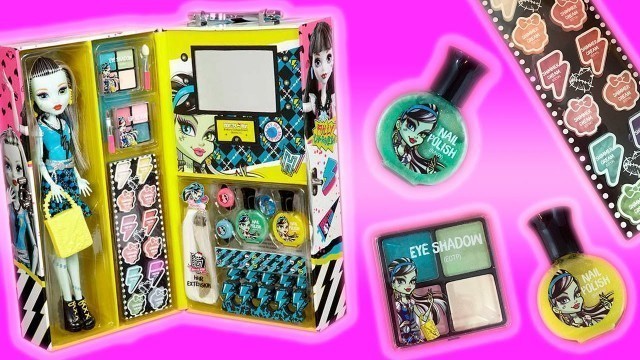 'MONSTER HIGH BEAUTY CASE FASHION DOLL Unboxing & Review - Costco Exclusive'