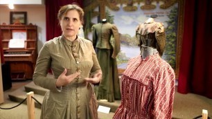 'Victorian era dresses highlight new museum exhibits (2014-10-03)'
