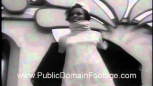 'Teen 1960\'s fashions Newsreel PublicDomainFootage.com'