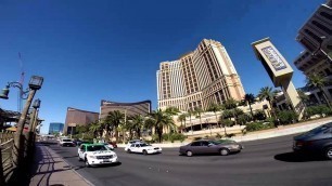 'Las Vegas 2016: Walking the strip Mirage Hotel to Fashion Show Island Mall'