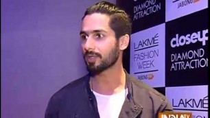 'Lakme Fashion Week 2015: Arjun and Shahid Kapoor Turn Showstopper for Kunal Rawal - India TV'