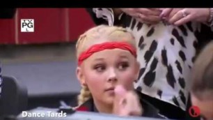 'Dance moms : Abby dresses up stupidly to mock the girls'