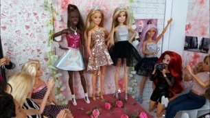 'Barbie Doll Fashion Show. New Dress for Barbie. DIY Barbie CLothes❤️'