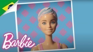 'Barbie Color Reveal Fashion Show! | Barbie Português'