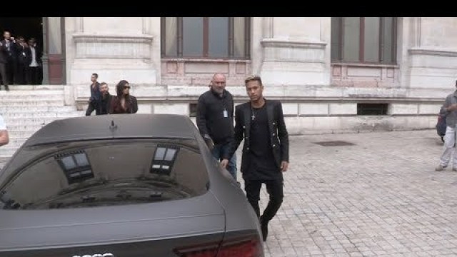 'craziness around Neymar Jr s Car while leaving Balmain Fashion Show'