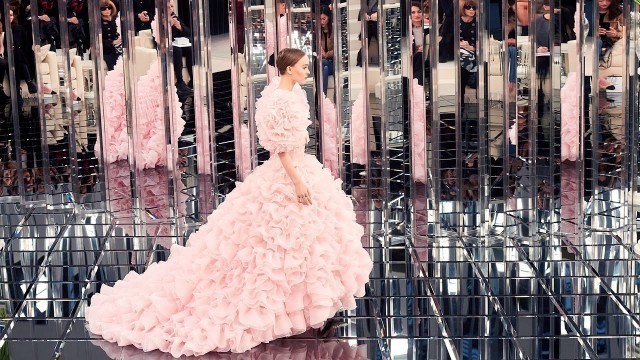 'Spring-Summer 2017 Haute Couture Show – CHANEL Shows'