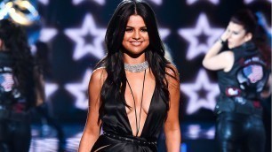'Selena Gomez\'s Victoria Secret Fashion Show Performance In Racy Dress'