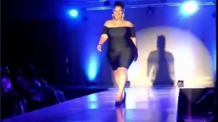 'Fashion Week Plus Size 2017: Plus-Size Ladies Show off Curves on The Runway'