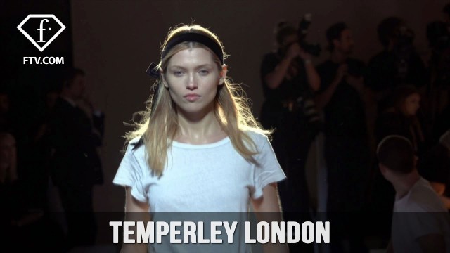 'London Fashion Week Fall/WItner 2017-18 - Temperley London Hairstyle | FashionTV'