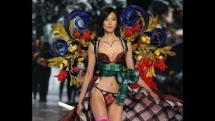 'World Lingerie Model Runway Liu Wen'