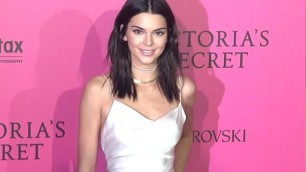'Kendall Jenner looks STUNNING at Victoria\'s Secret Fashion Show 2016'