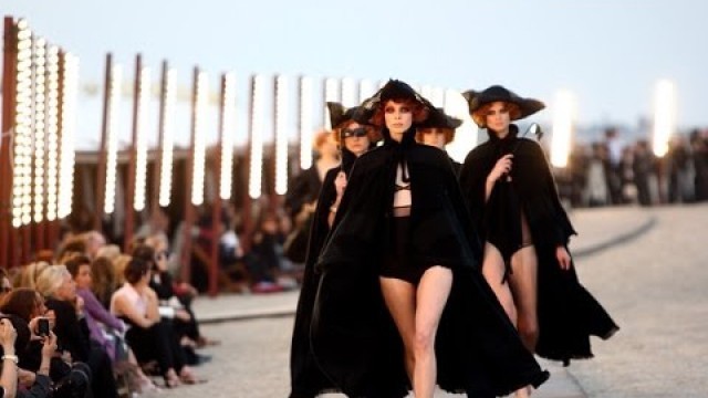 'Chanel | Cruise 2010 Full Fashion Show | Exclusive'