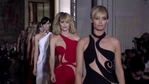 'Atelier Versace Spring and Summer Women\'s Fashion show 2015.'