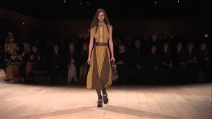 'Burberry Fall/Winter 2016/2017 Collection - London Fashion Week'