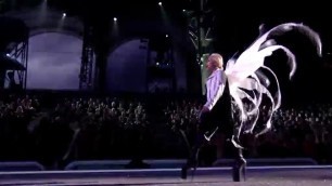 'Lady GaGa catwalks on the Victoria\'s Secret Fashion Show 2016'