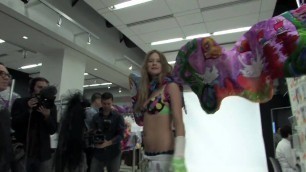 'Victoria\'s Secret Fashion Show 2009: fitting / behind the scenes'
