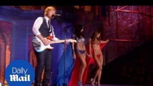 'Taylor Swift and Ed Sheeran light up Victoria\'s Secret show - Daily Mail'