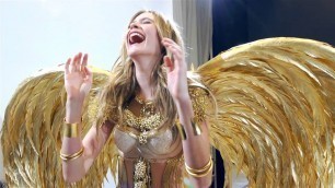 'Victoria\'s Secret Fashion Show 2014 Fitting Gilded Angels'