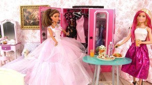'Barbie Doll Bedroom Routine and Fashion Clothes with Barbie Closet'