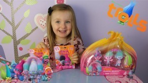 'Trolls Blind Bags and Poppy Fashion Frenzy Playset Unboxing.'