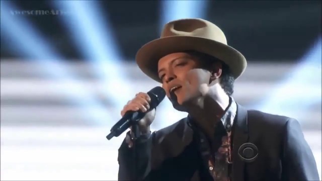 'Bruno Mars - Young Girls (Live at the Victoria\'s Secret Fashion Show)'