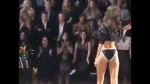 'Bella Hadid walking at Victoria’s Secret fashion show'