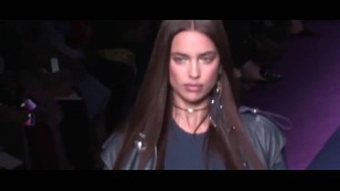 'Gigi Hadid, Adriana Lima walk the runway of Versace Milan show'