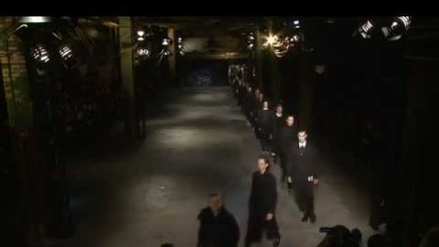 'Y-3 Men\'s and Women\'s Fall/Winter 2013 2014 Full Fashion Show.'